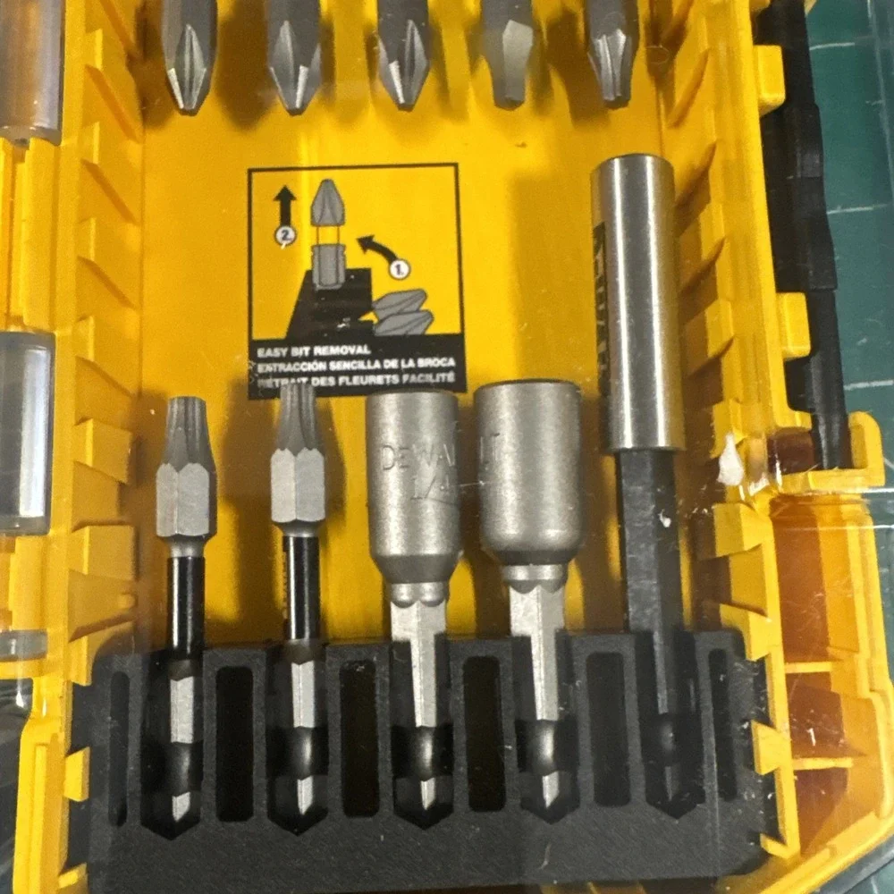 DeWalt Tough Grip Screwdriving Bit Set (30-Piece) w/ Case 40X Tougher New